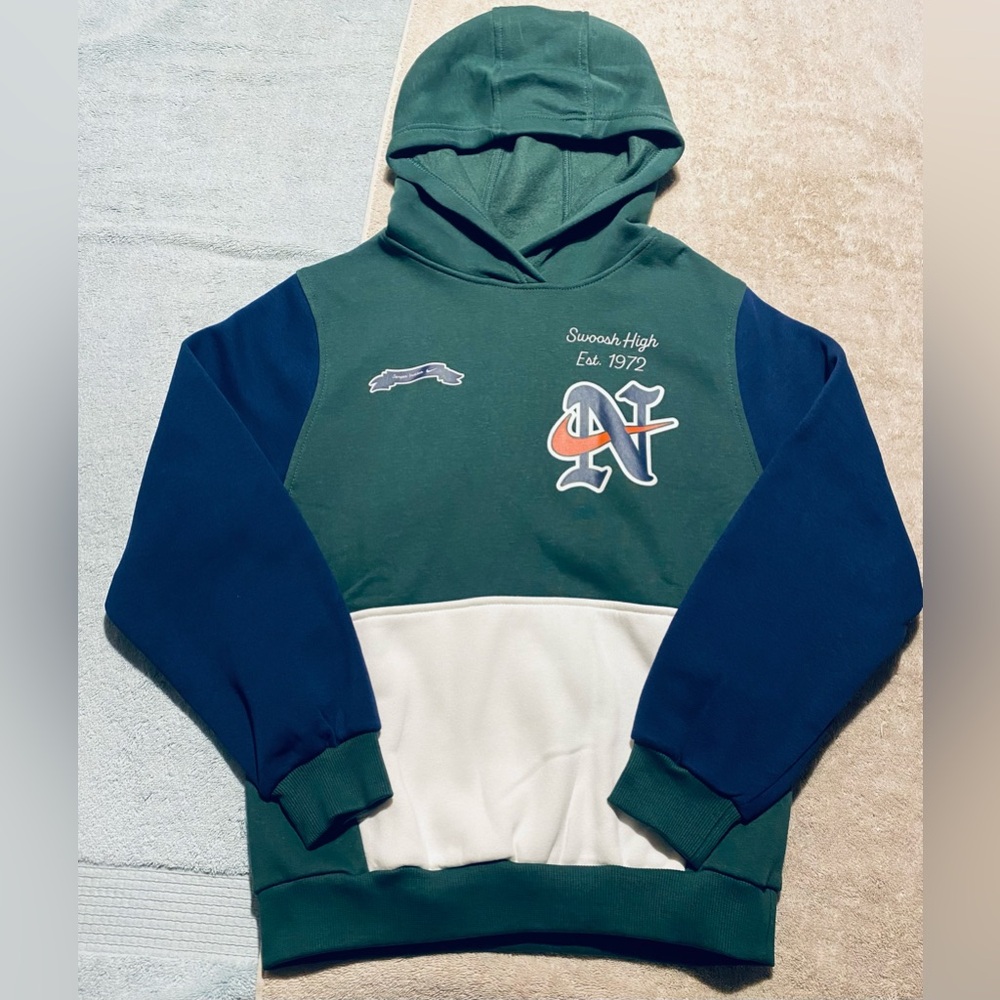 Nike NSW Varsity Club Fleece Hoodie Youth Green FQ6245 323 Size Boys Large
